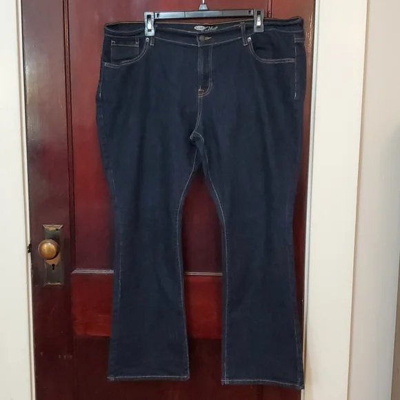 Old Navy Jeans Old Navy The Flirt Jeans Boot Cut Short